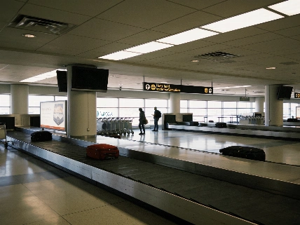 Las Vegas Air Travel Drops After Spirit Airlines Exit and Fewer Canadian Visitors Vegas Report