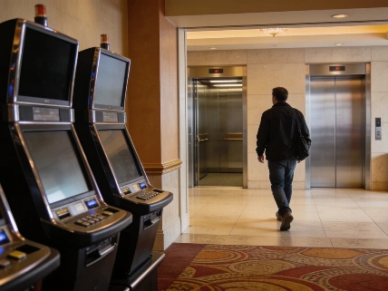 Seven Las Vegas Hotels Keep Indoor Smoking Out Vegas Report